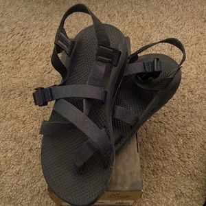 Black ZCloud 2 Chaco’’s almost brand new worn once size 10